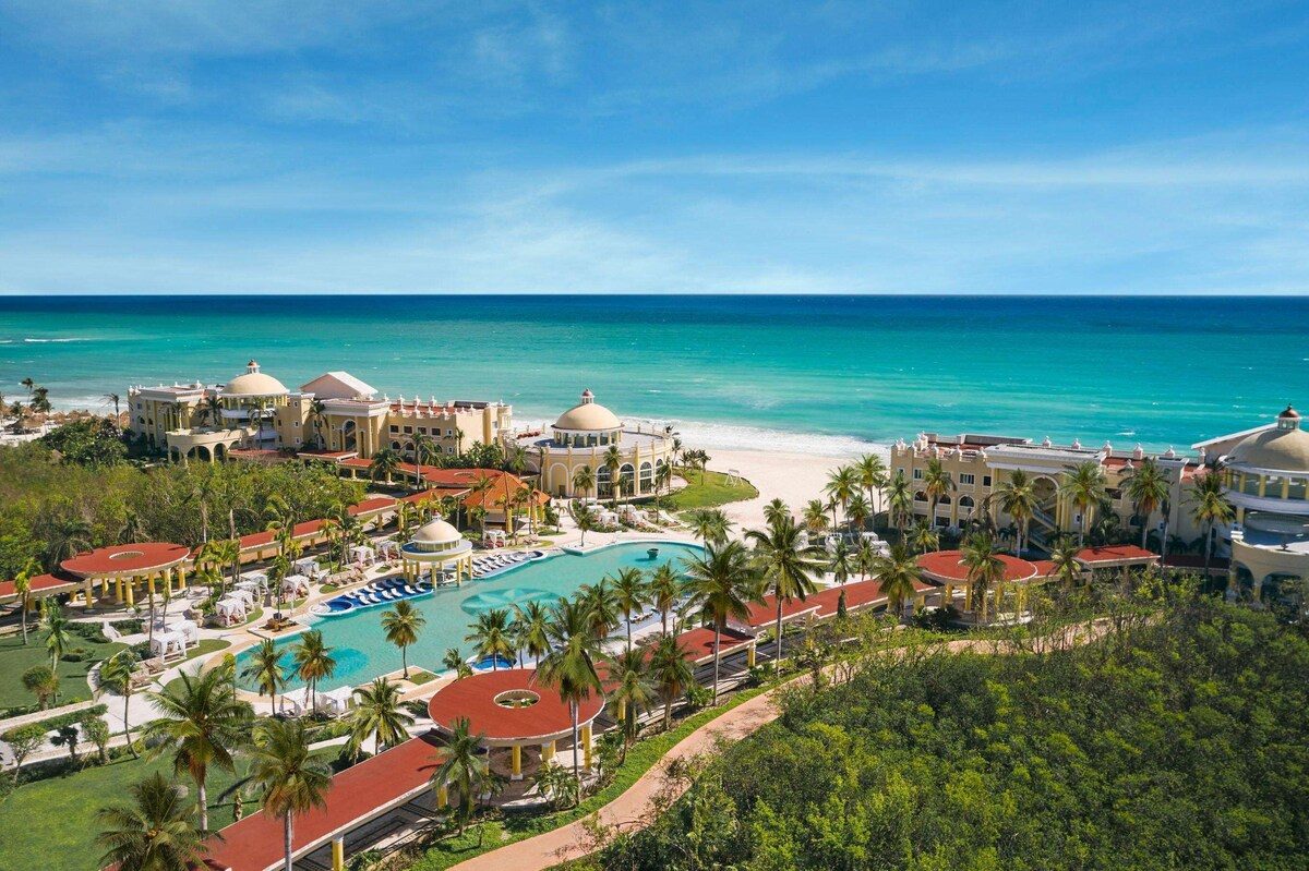 JOIA Paraíso by Iberostar — Aerial view (via Expedia)